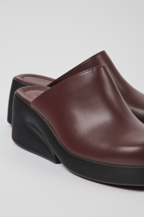 Bordowe Skórzane Klapki Design Kaah Dla Kobiet Camper